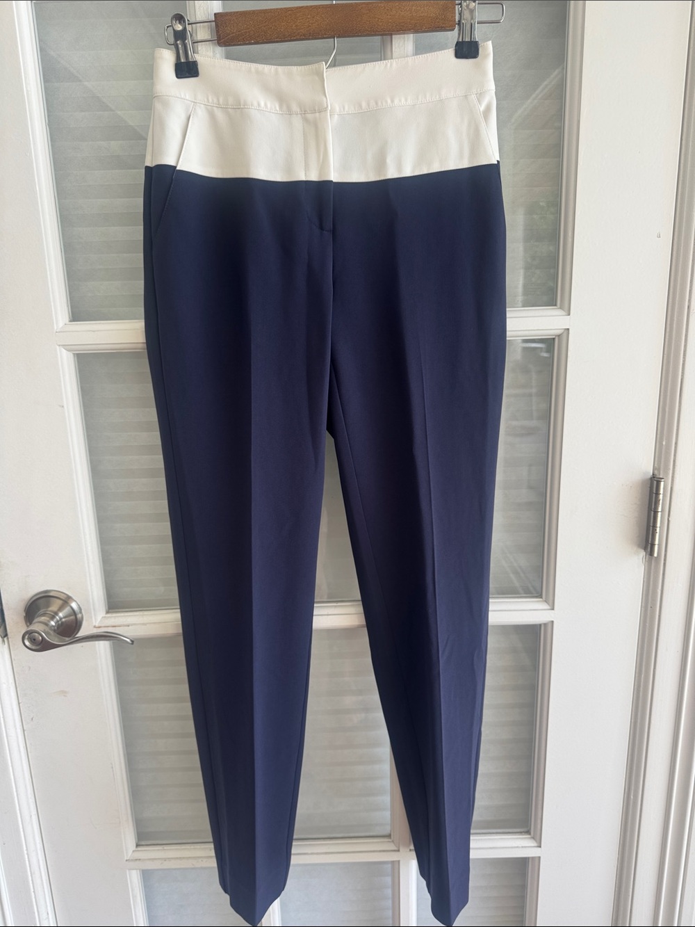 St. John Navy Pointe Ankle Trousers  White Waistband Size 0 Made in USA